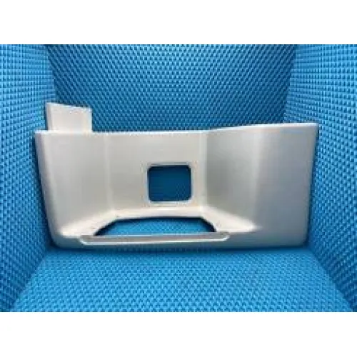 Облицовка подножки левая WW8403017